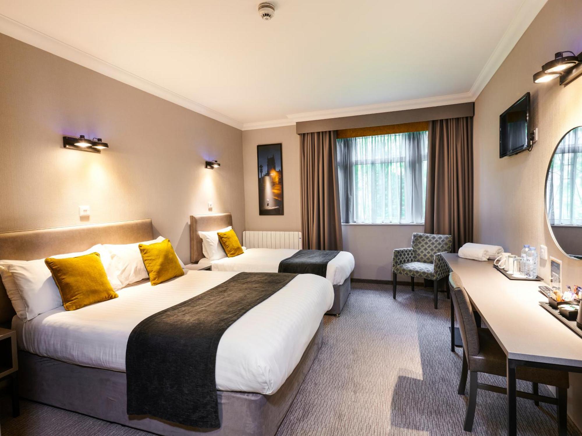The Royal Toby Hotel 로치데일 외부 사진