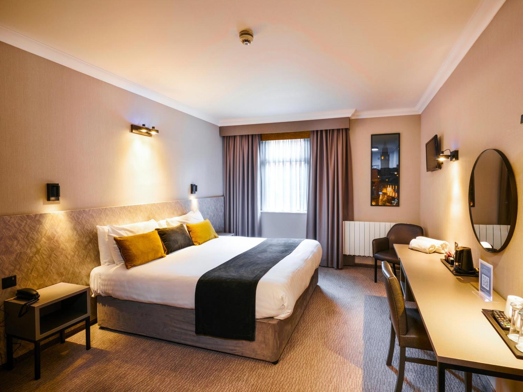 The Royal Toby Hotel 로치데일 외부 사진
