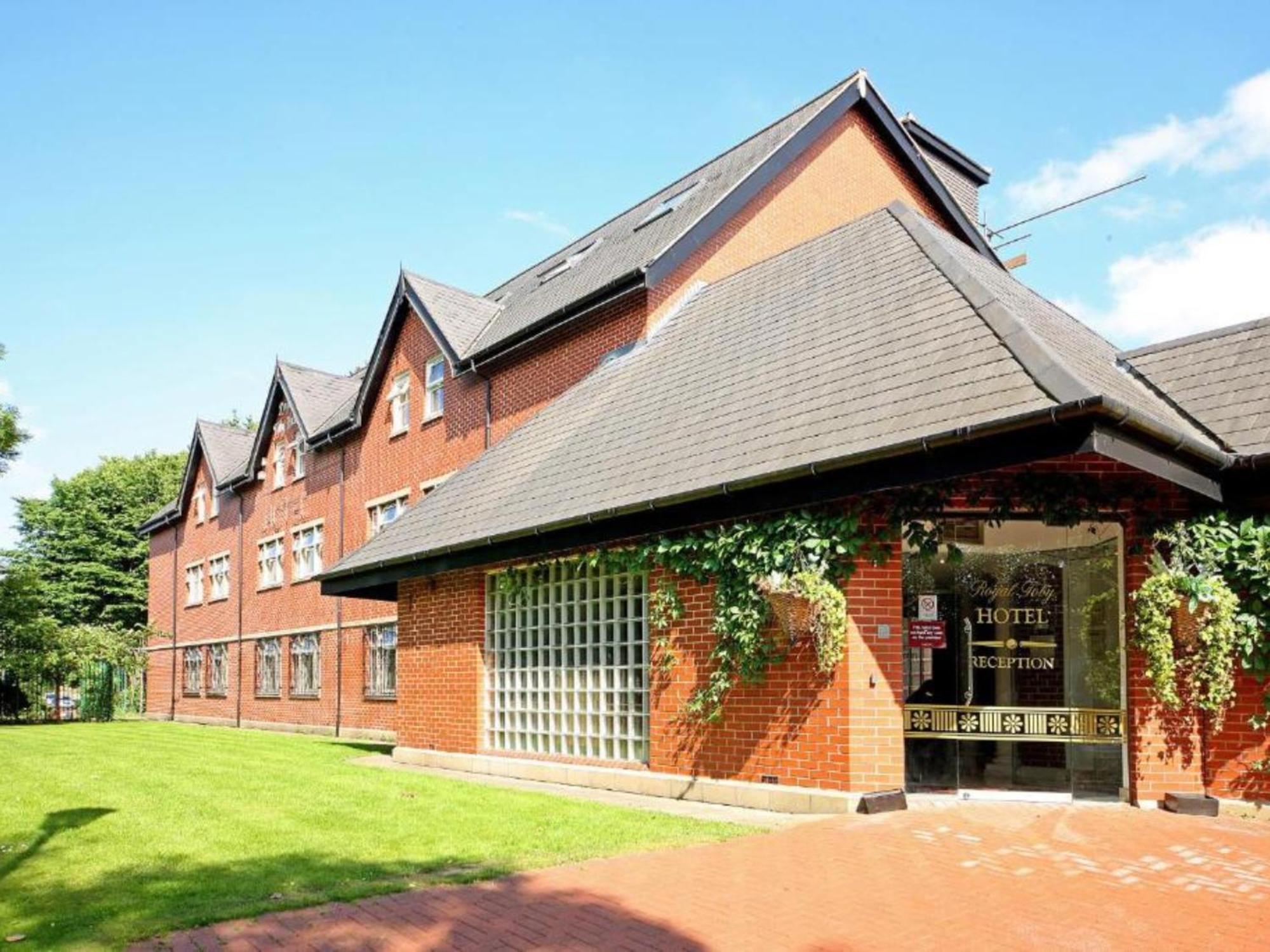 The Royal Toby Hotel 로치데일 외부 사진