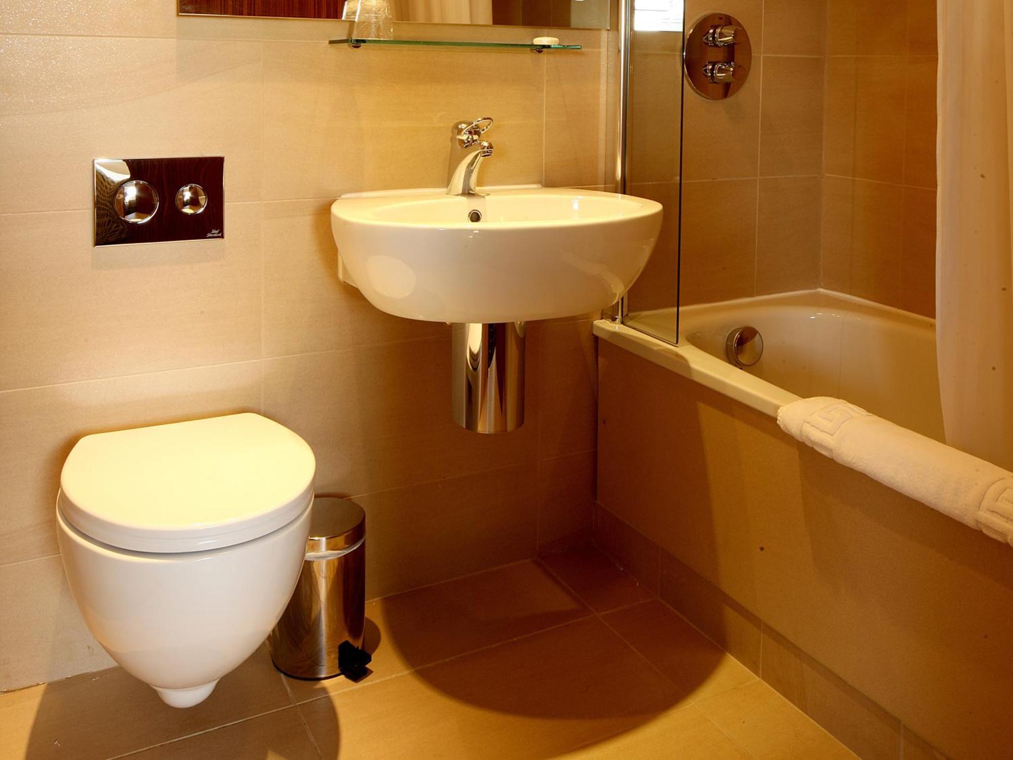 The Royal Toby Hotel 로치데일 외부 사진